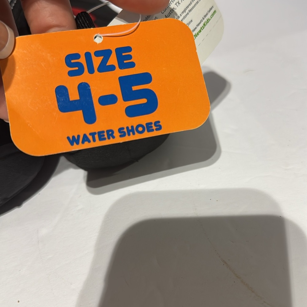 NEWTZ kids water shoes(4/5) - Picture 4 of 4